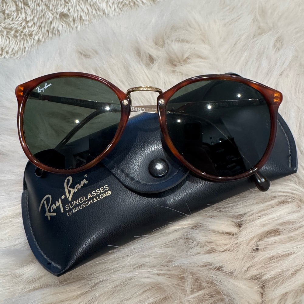 Ray-Ban Classic Brown Sunglasses - Picture 1 of 2